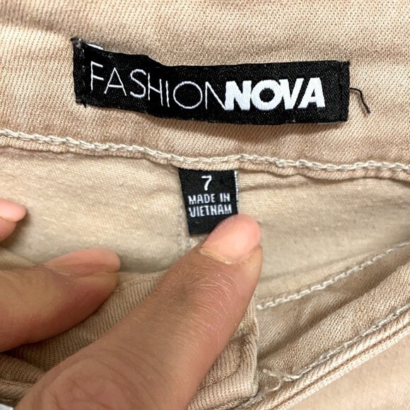 Fashion Nova Women’s Ripped Hem Wide Leg Jeans - Picture 6 of 7